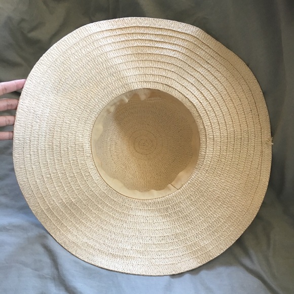 Classic woven hat for beaches in the summer!! - Picture 6 of 7